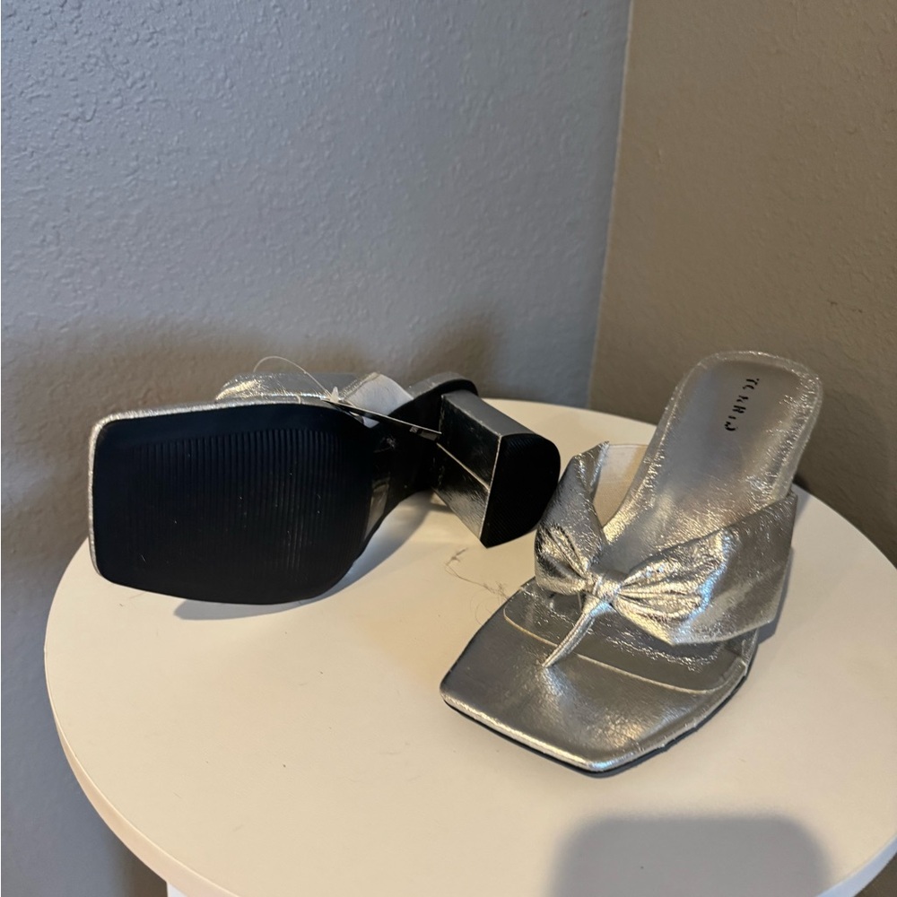 Torrid Silver Bow Heels - Picture 3 of 3